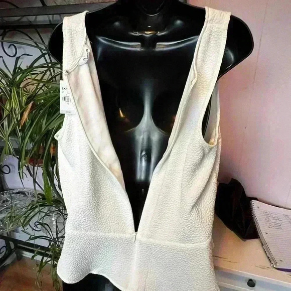 NWT Express Women's Sz XL Zip Back Peplum Tank White - Picture 4 of 5